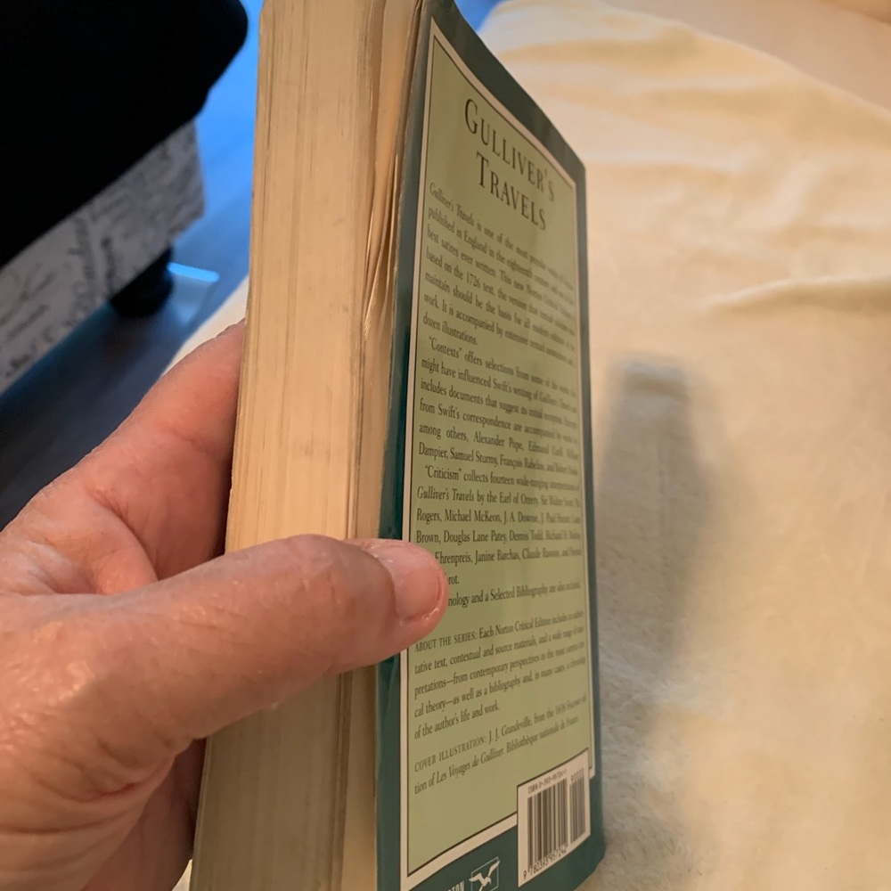 SOLD Six paperbacks - Picture 5 of 9